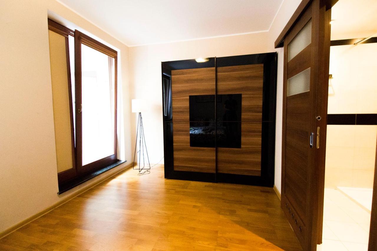 Happy - Just In Center Apartment