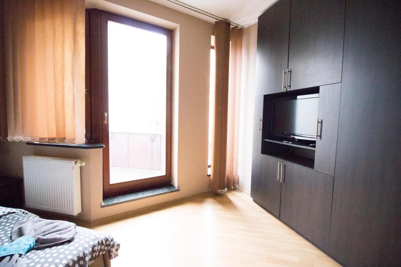 Apartment Happy - Just In Center *