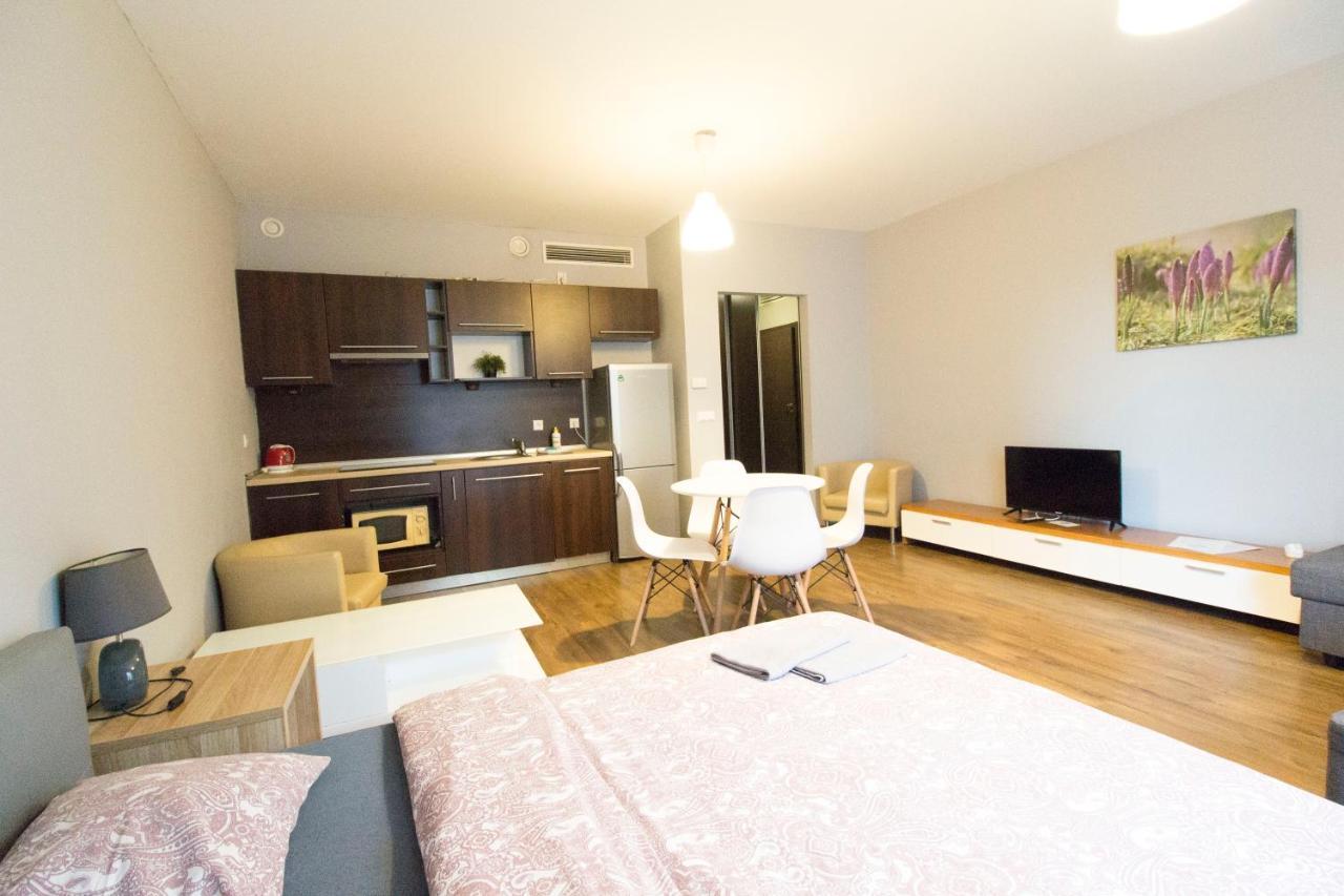 Apartment Happy - Just In Center