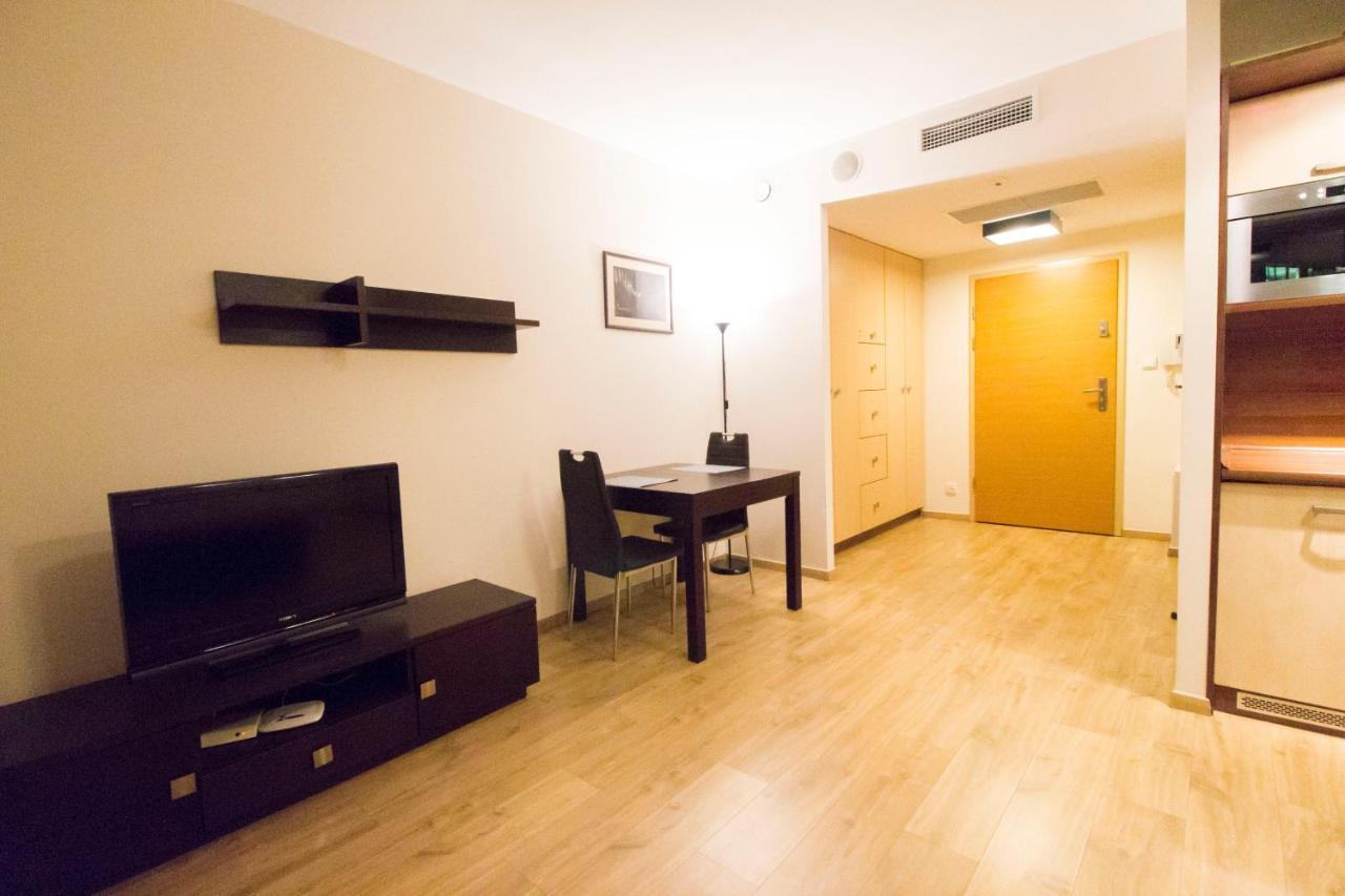 Happy - Just In Center Apartment