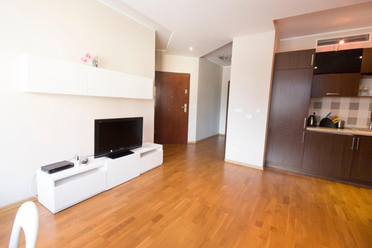 Apartment Happy - Just In Center *